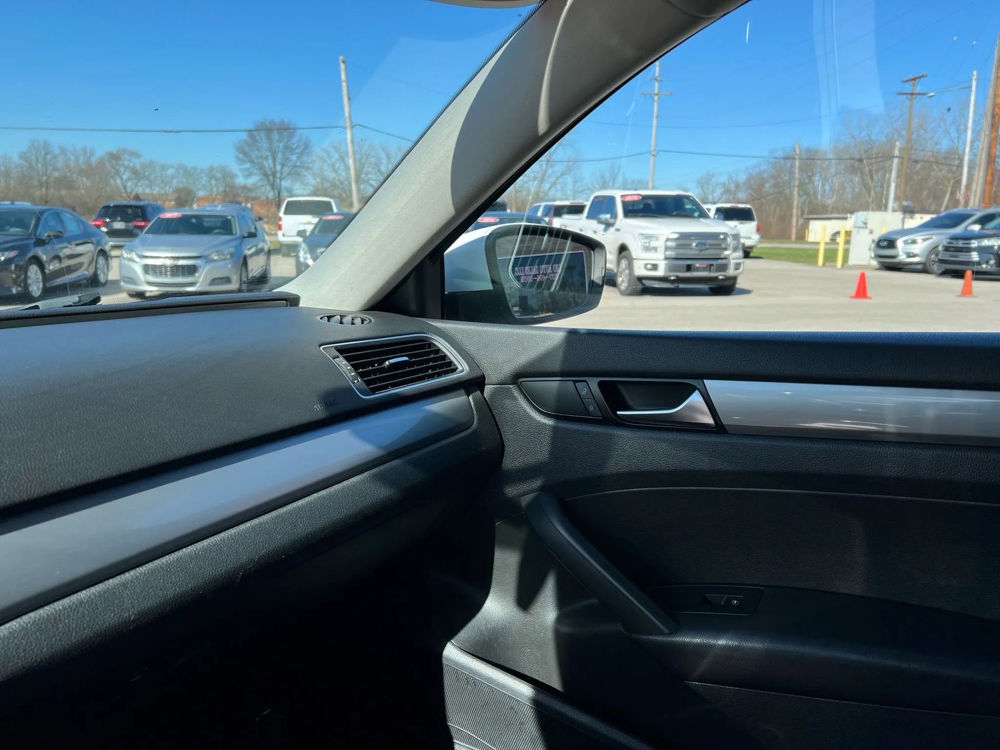 Used 2013 Volkswagen Passat 2.5 S image 15