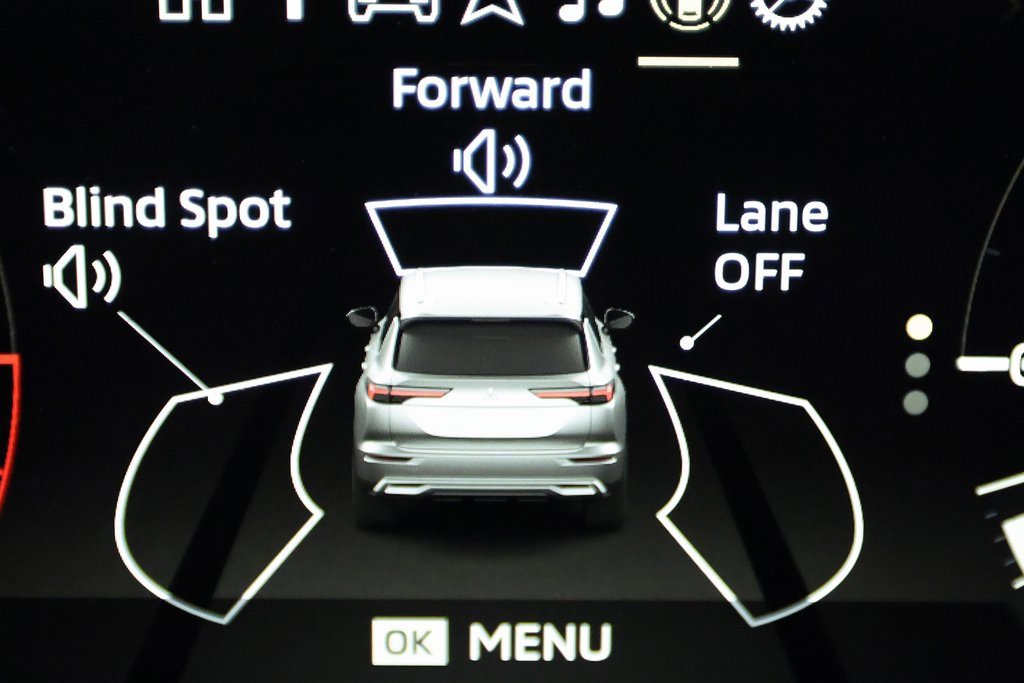 Used 2025 Mitsubishi Outlander SEL image 24