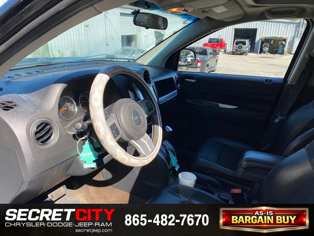 Used 2015 Jeep Compass Latitude w/ Sun/Sound Group AWD/4WD image 12