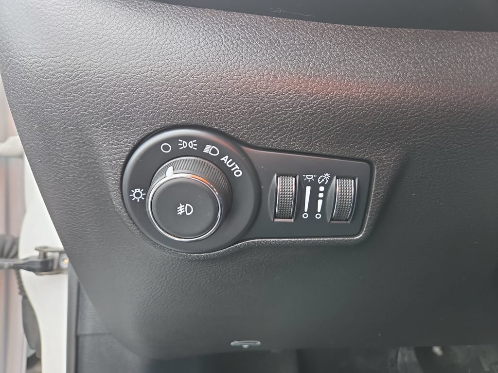 Used 2025 Jeep Compass Trailhawk AWD/4WD image 20