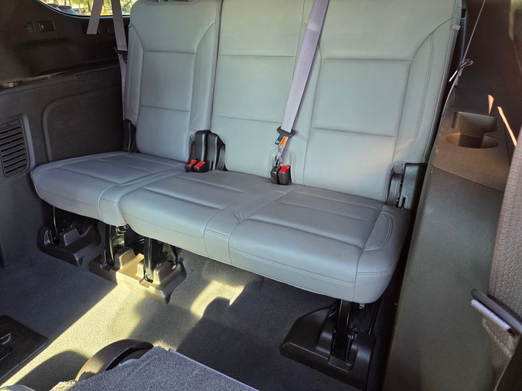 Used 2021 Chevrolet Suburban Z71 AWD/4WD image 16