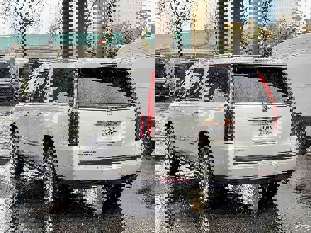 Used 2020 Cadillac Escalade ESV Platinum image 6