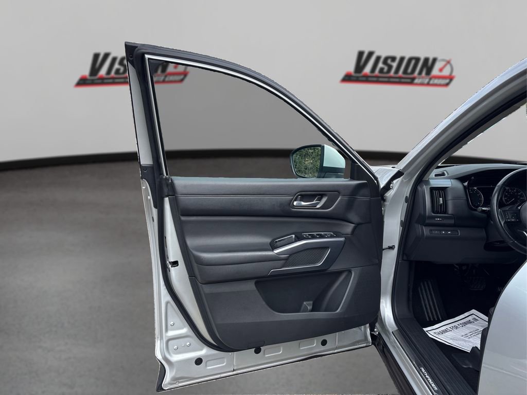 Used 2023 Nissan Pathfinder SL w/ SL Premium Package image 25