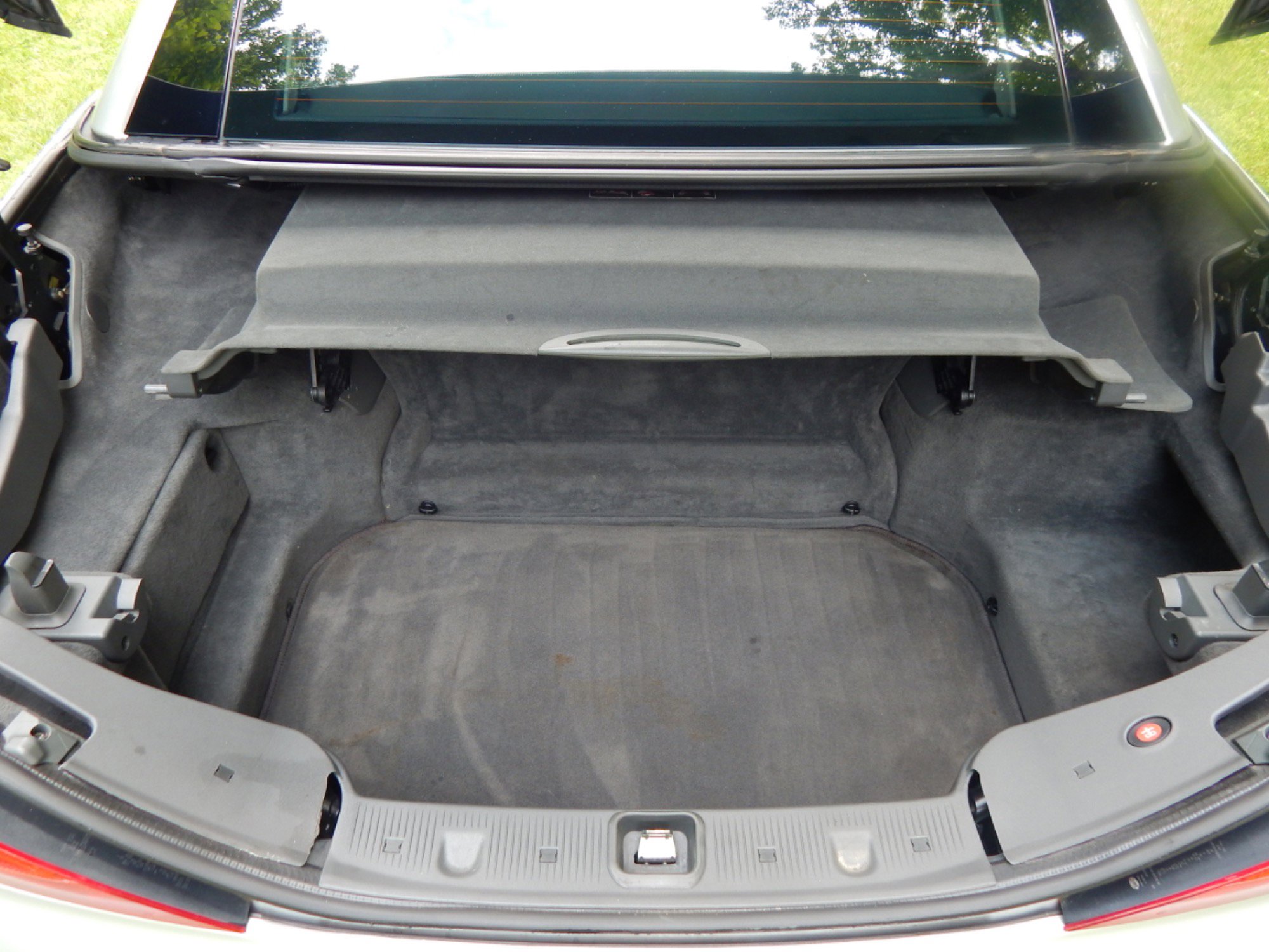 Used 2005 Mercedes-Benz SL 600 w/ AMG Sport Pkg image 20