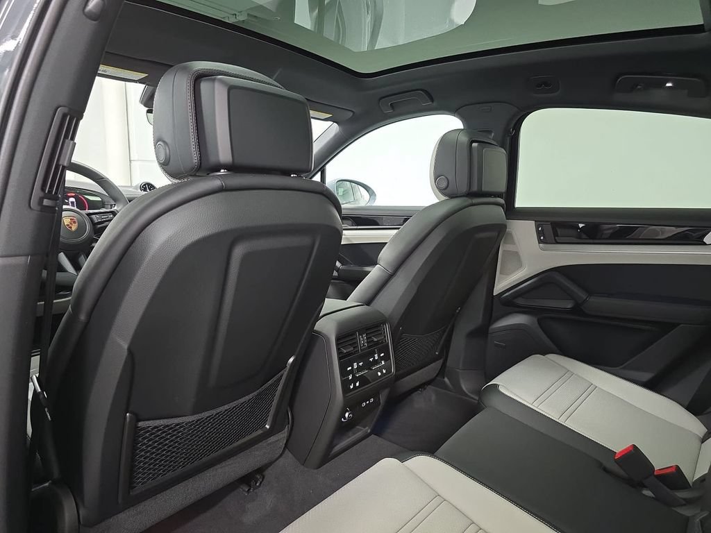 New 2026 Porsche Cayenne S AWD/4WD image 28