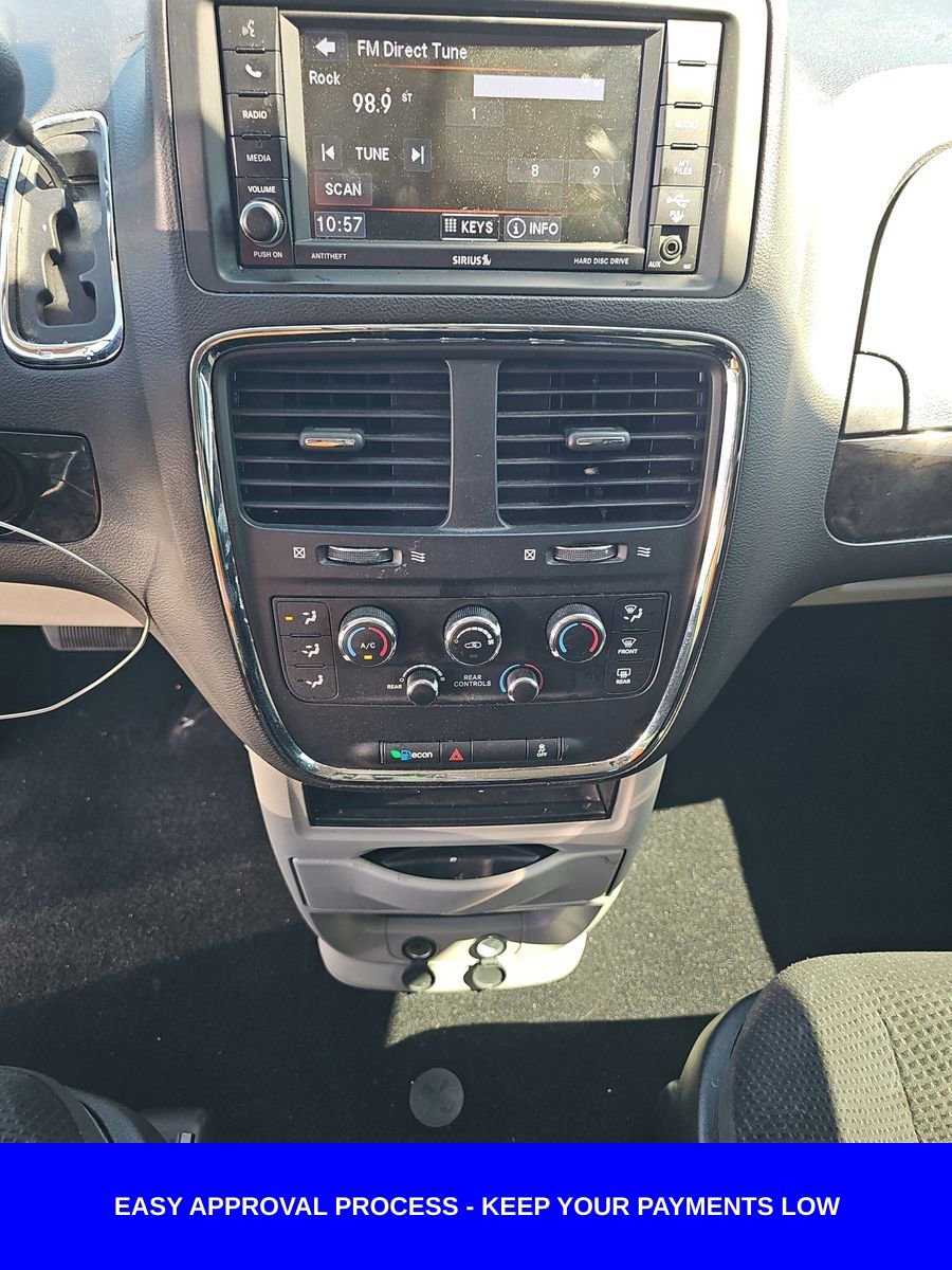 Used 2019 Dodge Grand Caravan SE w/ UConnect Hands-Free Group FWD image 14