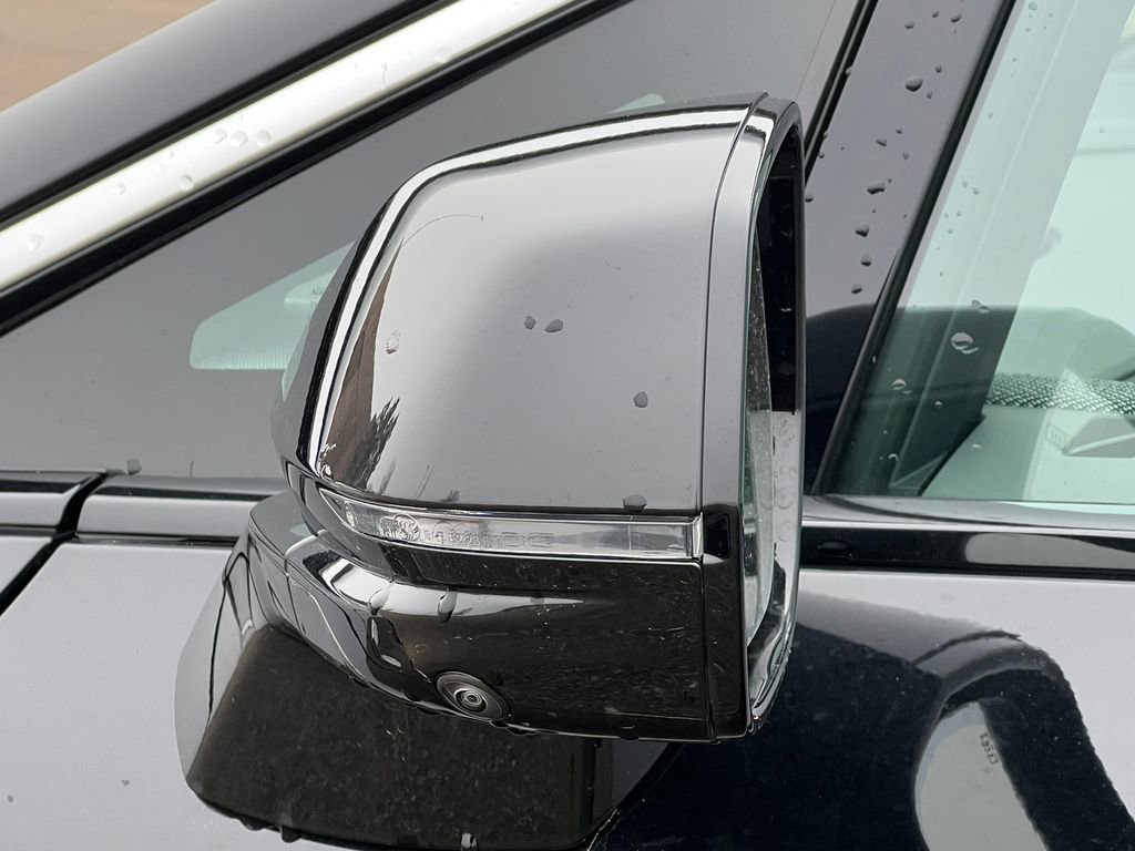 New 2026 Cadillac Optiq Luxury 1 image 33