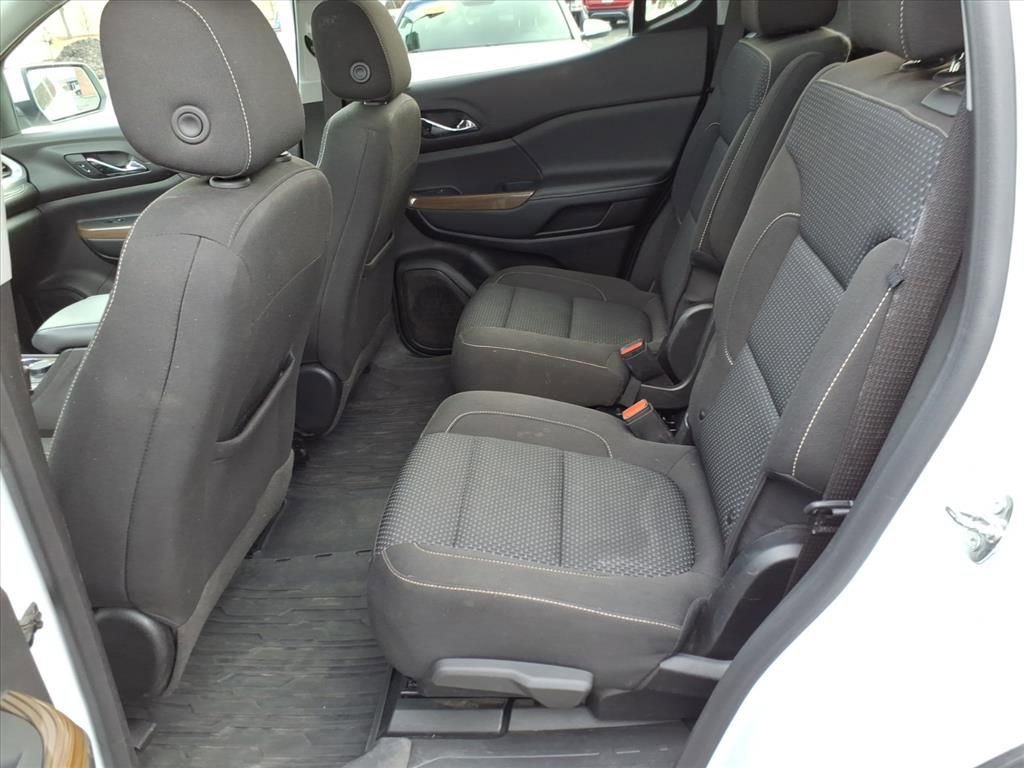 Used 2023 GMC Acadia SLE w/ Driver Convenience Package image 12