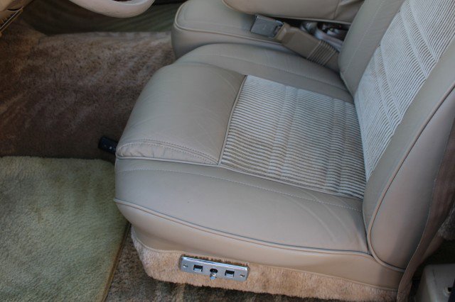 Used 1990 Jeep Grand Wagoneer image 56