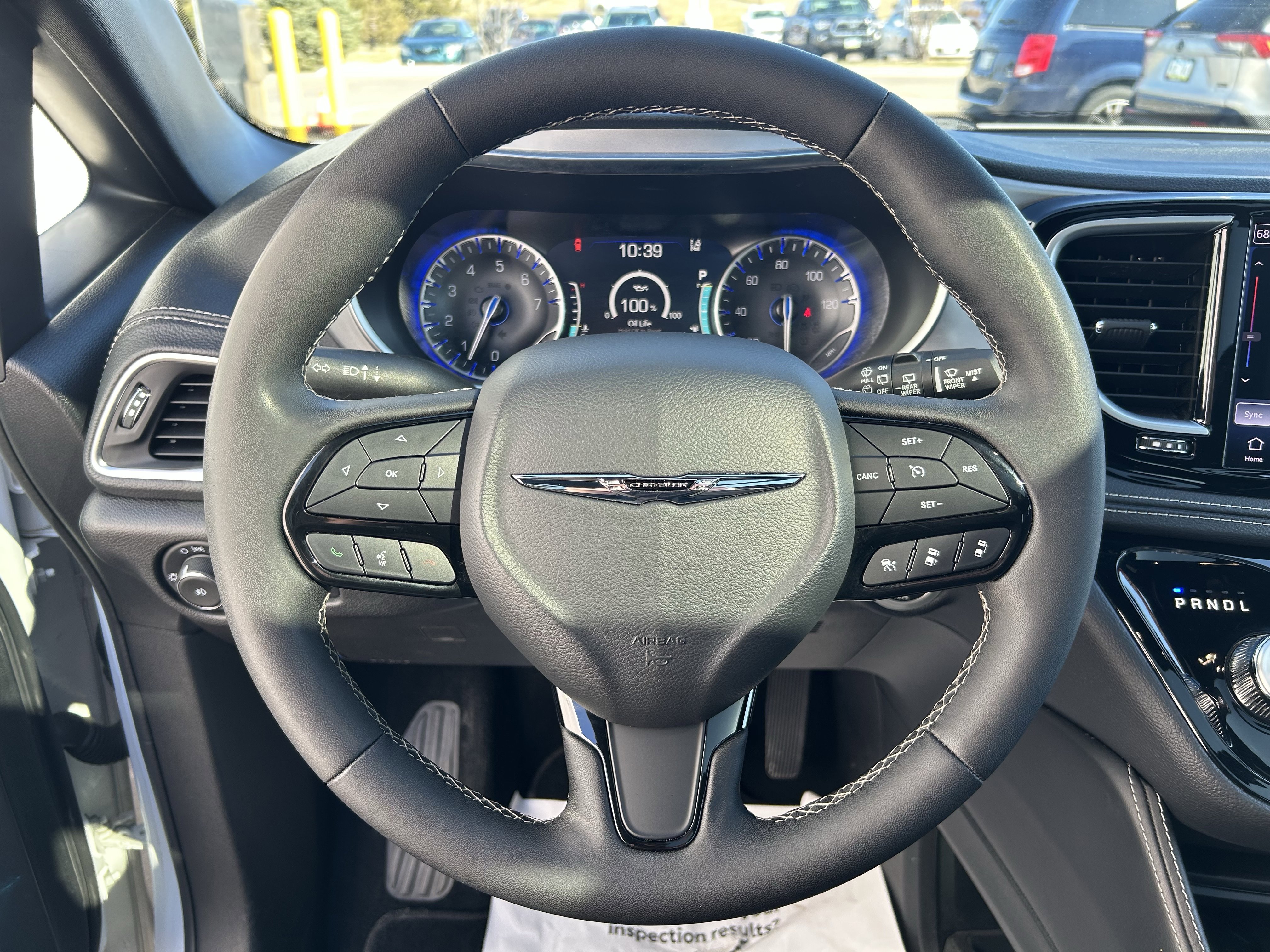 Used 2025 Chrysler Pacifica Limited image 25