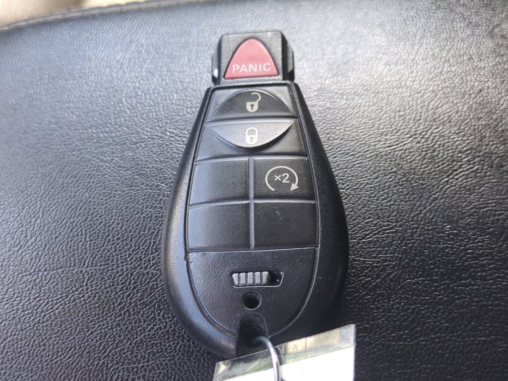 Used 2022 Jeep Cherokee Latitude AWD/4WD image 32
