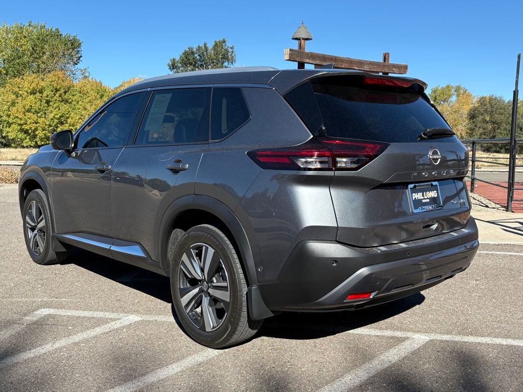 Used 2023 Nissan Rogue SL w/ SL Premium Package image 3