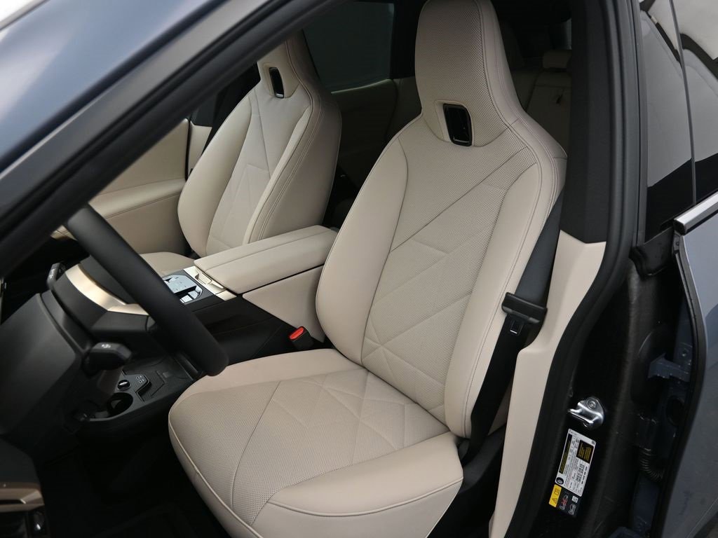 Certified 2026 BMW iX xDrive45 w/ Premium Package image 10