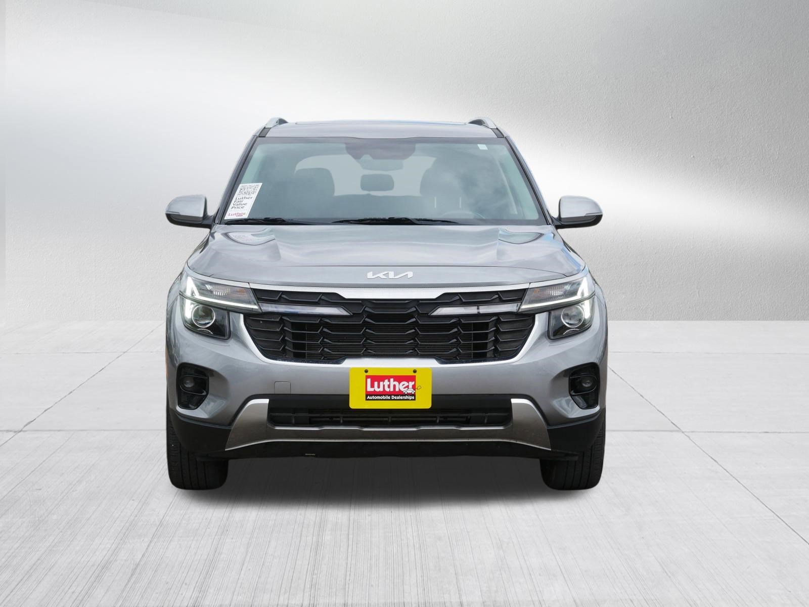 Used 2024 Kia Seltos EX AWD/4WD image 2