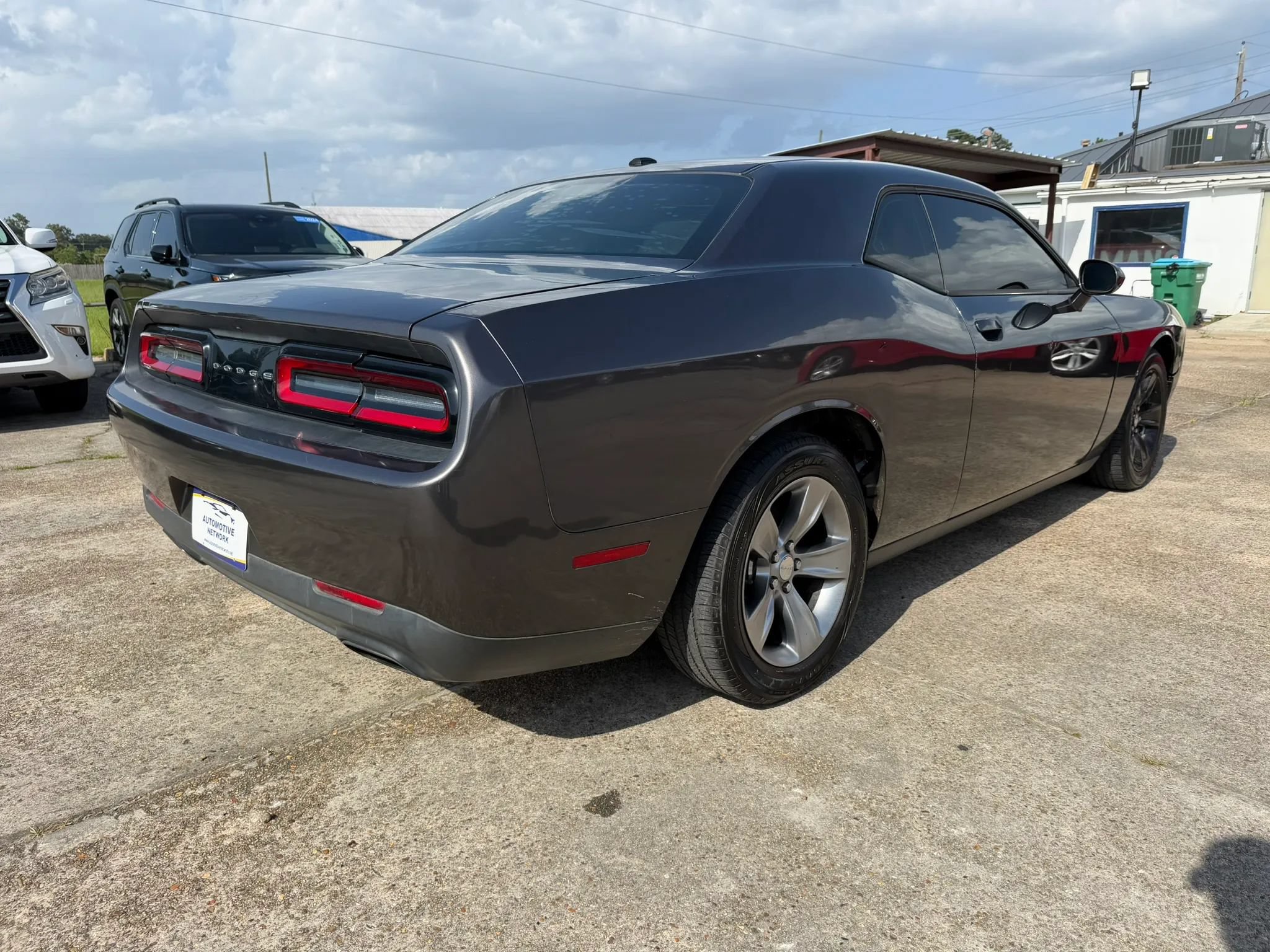 Used 2016 Dodge Challenger SXT RWD image 4