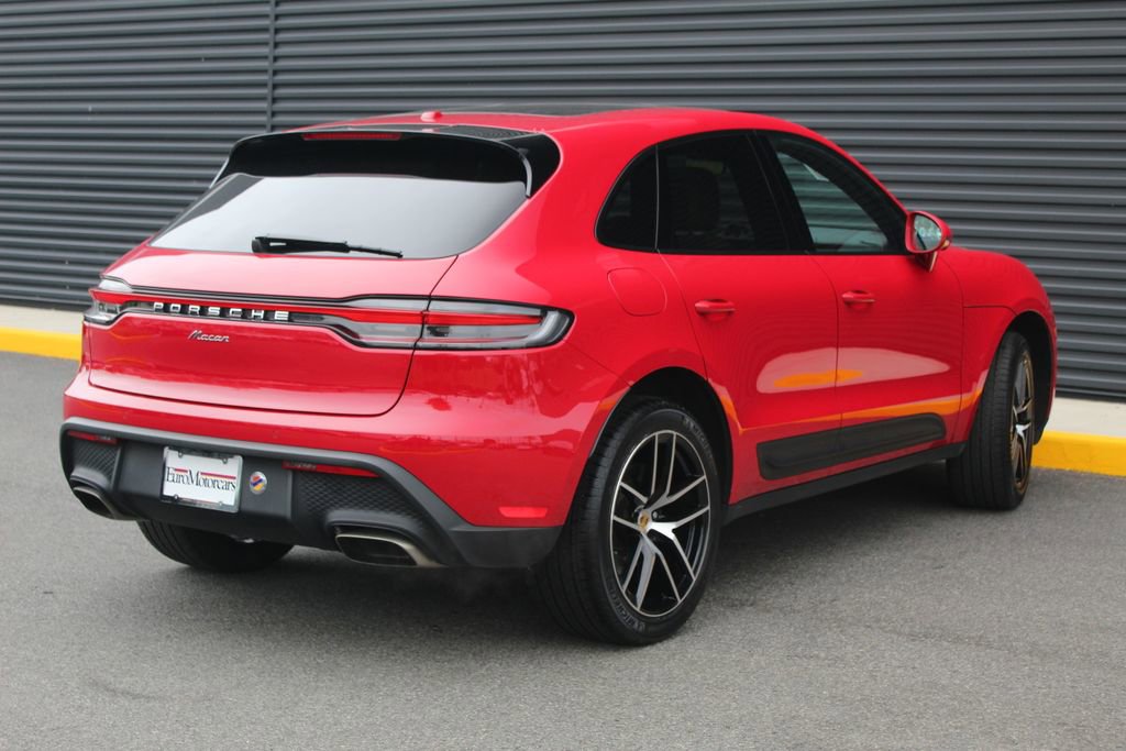 Certified 2025 Porsche Macan AWD/4WD image 8