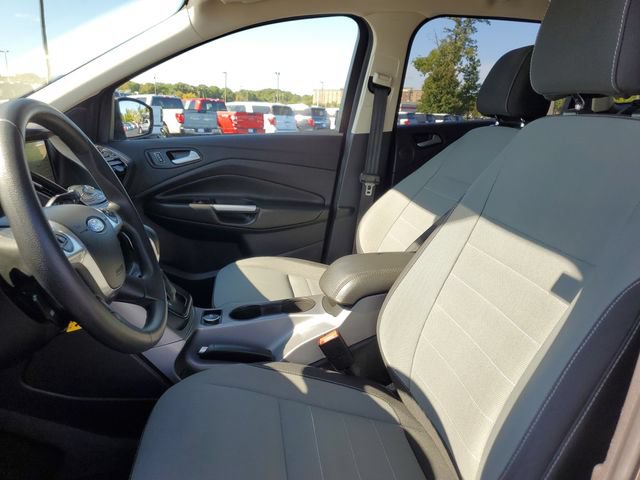 Used 2016 Ford Escape SE w/ Equipment Group 201A FWD image 8