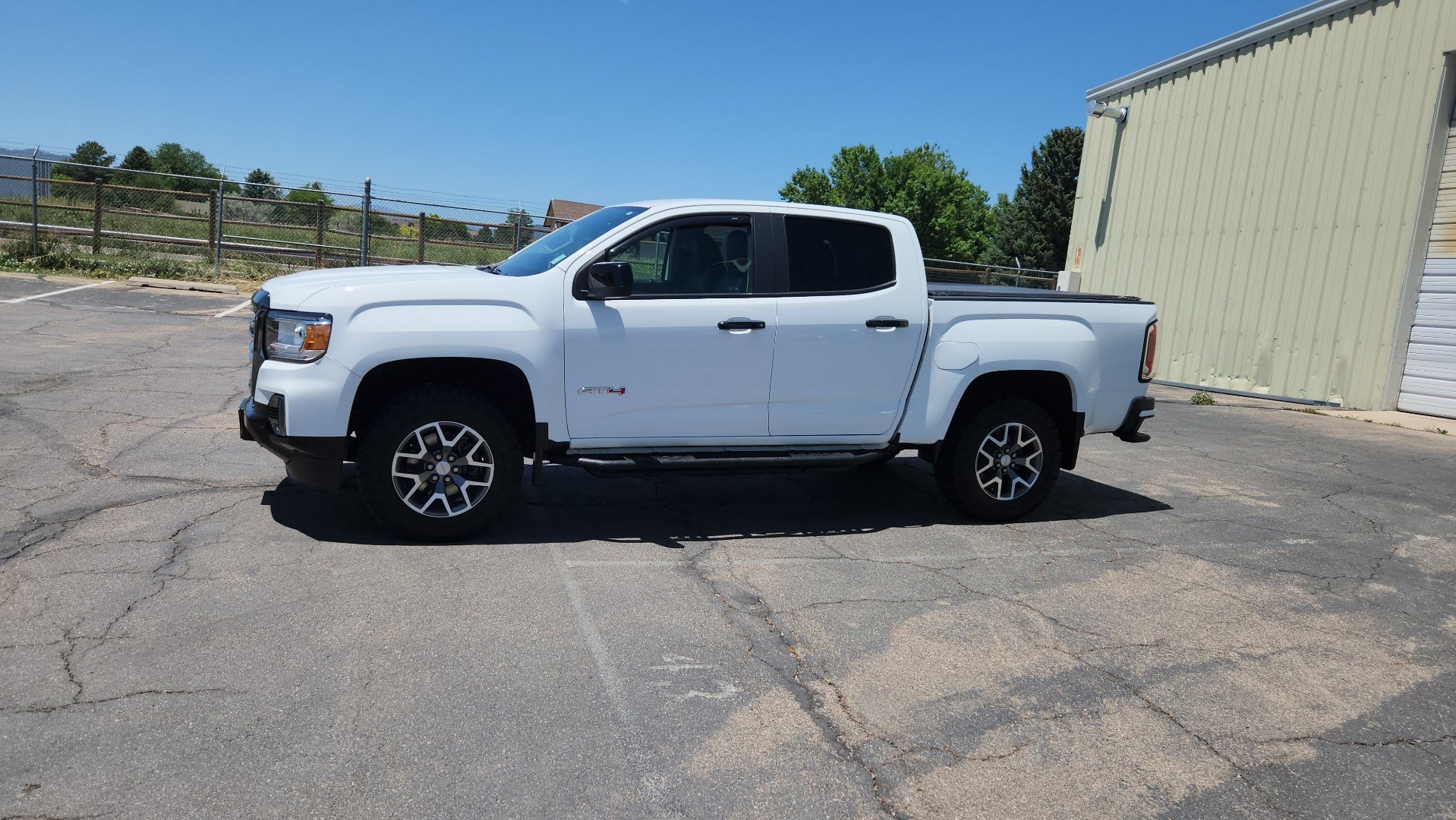 Used 2021 GMC Canyon AT4 w/ Driver Alert Package AWD/4WD image 4