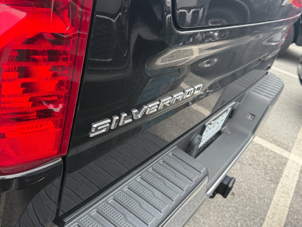Used 2024 Chevrolet Silverado 1500 LT RWD image 10