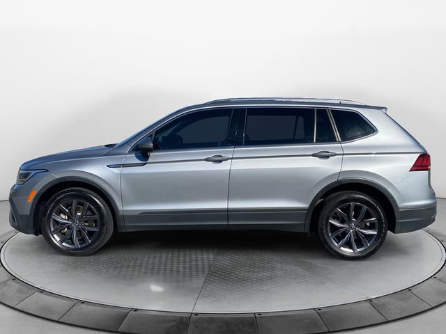 Used 2022 Volkswagen Tiguan SE image 2