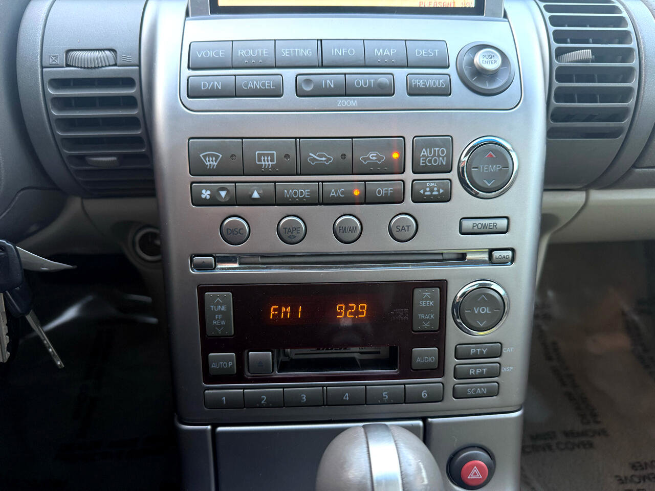 Used 2004 INFINITI G35 2dr Cpe Auto w/ Premium Pkg image 21