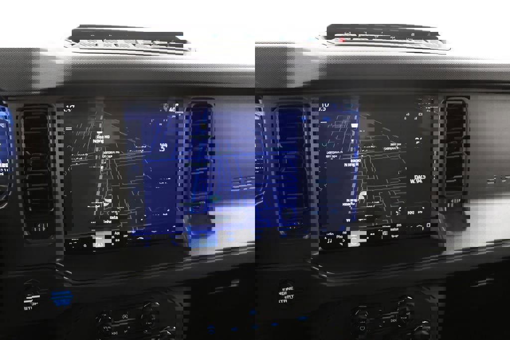 Used 2025 Ford Bronco Badlands image 21