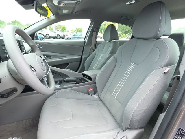 Used 2023 Hyundai Elantra SEL FWD image 5