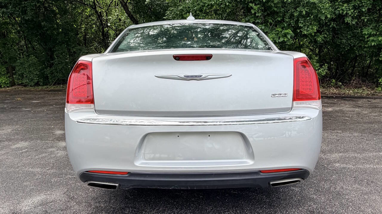 Used 2020 Chrysler 300 Limited RWD image 5