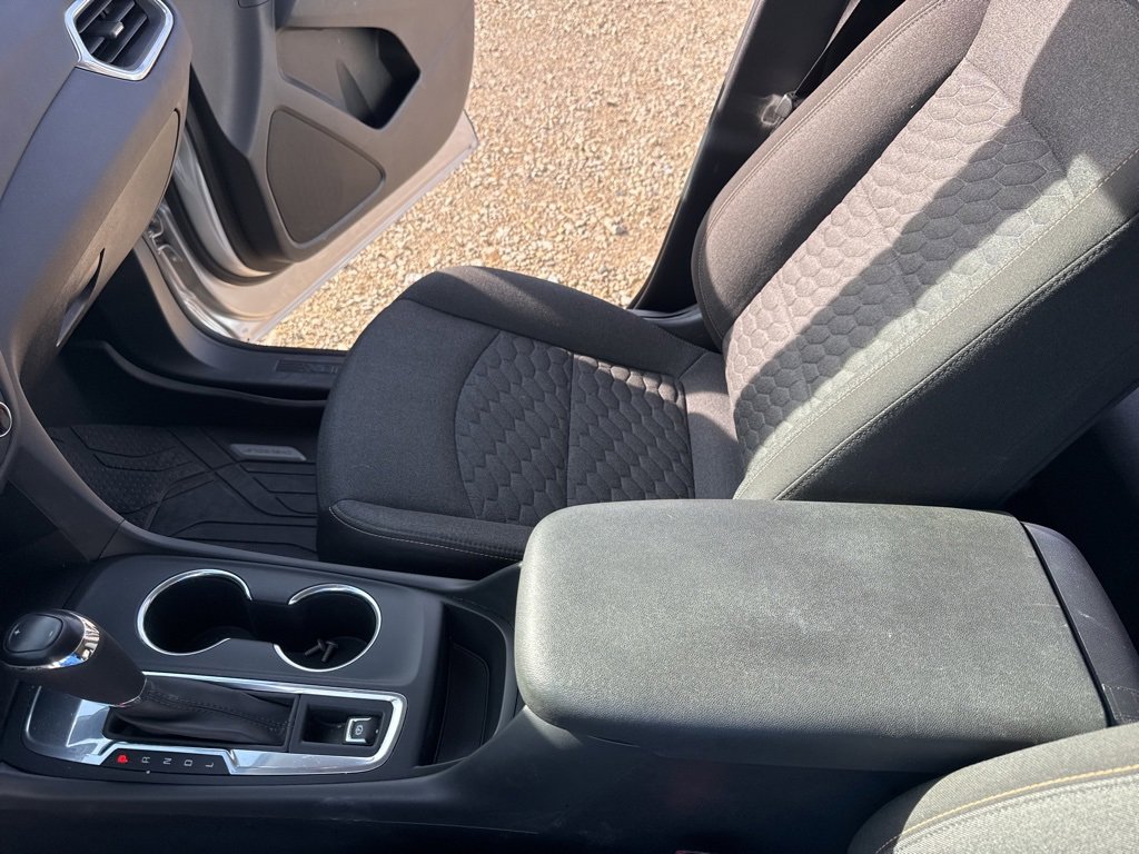 Used 2021 Chevrolet Equinox LT image 17