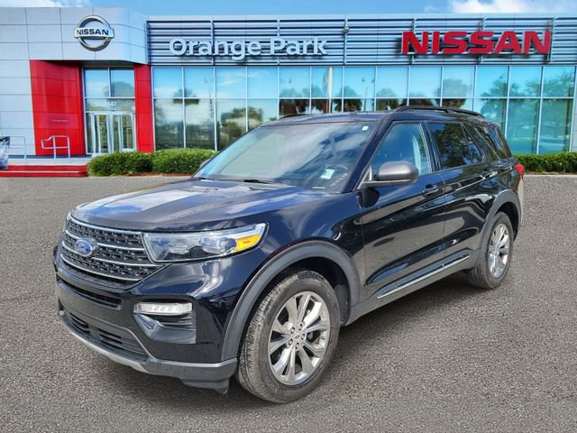 Used 2022 Ford Explorer XLT w/ Equipment Group 202A image 4