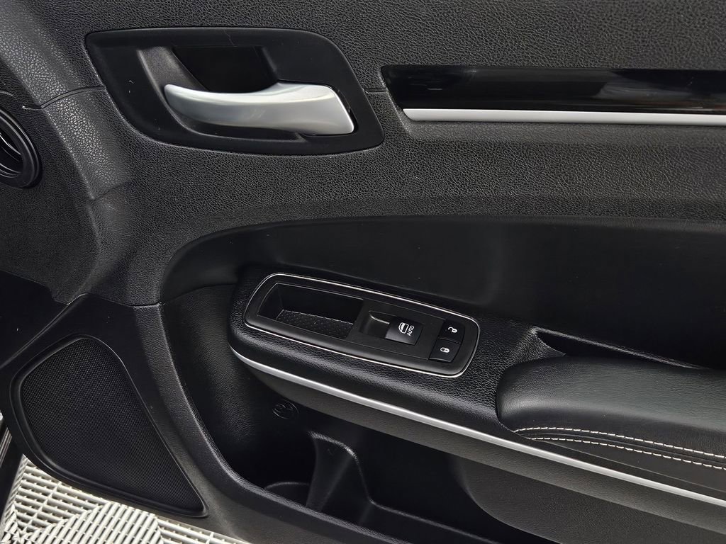 Used 2023 Chrysler 300 S RWD image 34