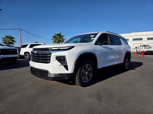 New 2027 Chevrolet Traverse LT w/ Driver Confidence Package FWD image 2