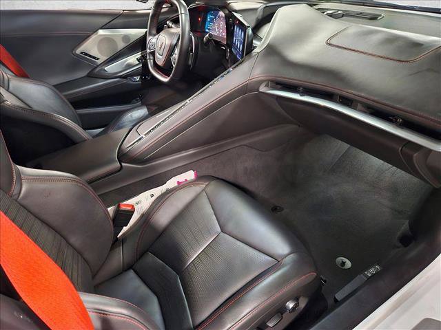 Used 2021 Chevrolet Corvette Stingray Premium Conv w/ Z51 Performance Package RWD image 17