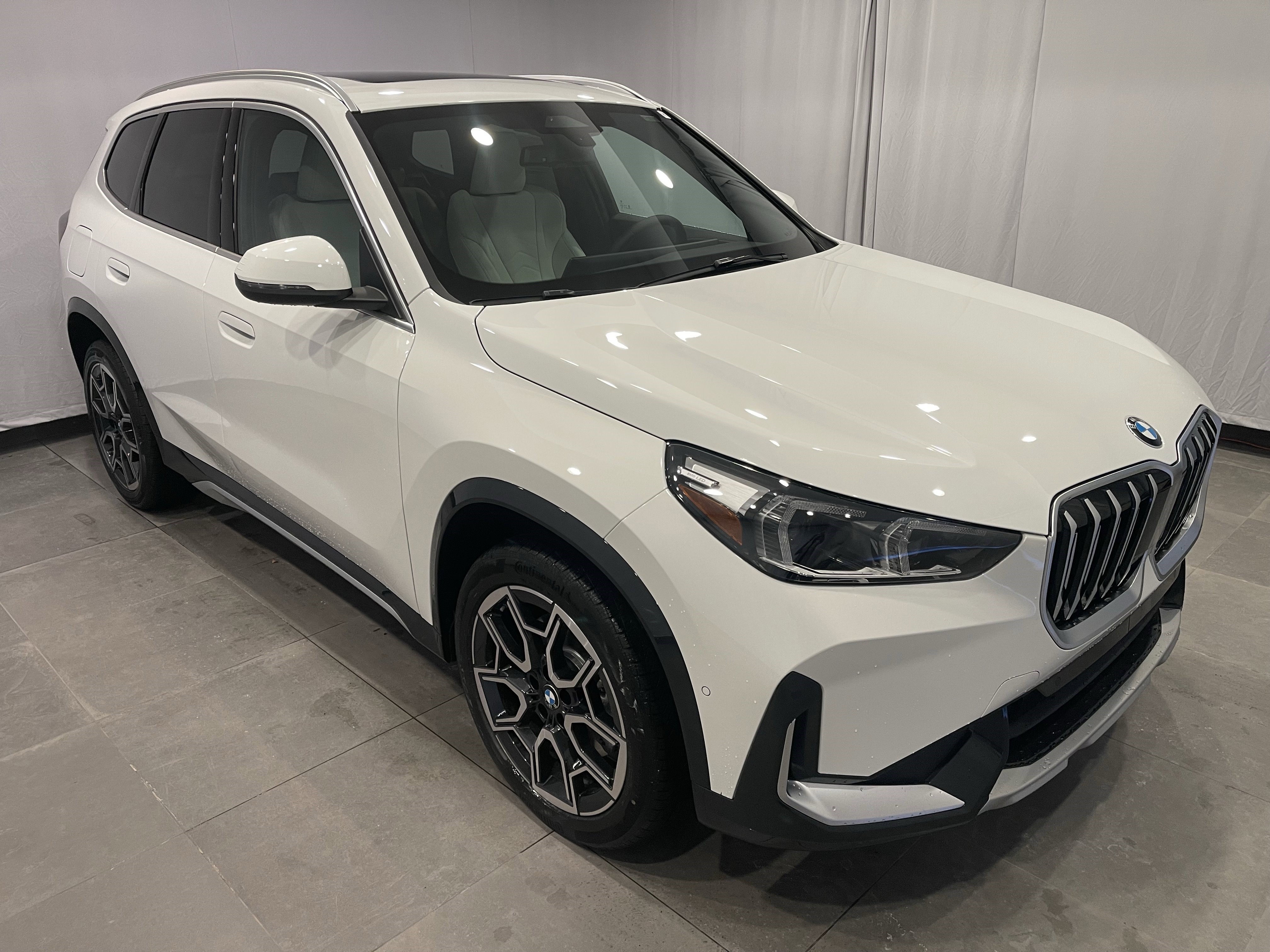 New 2026 BMW X1 xDrive28i w/ Convenience Package AWD/4WD image 3