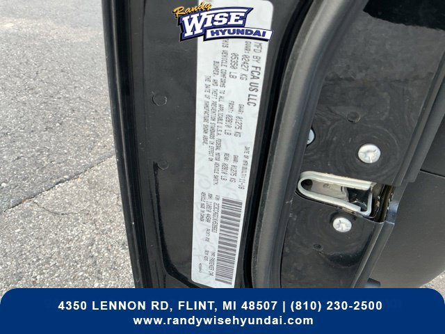 Used 2019 Chrysler 300 S AWD/4WD image 31
