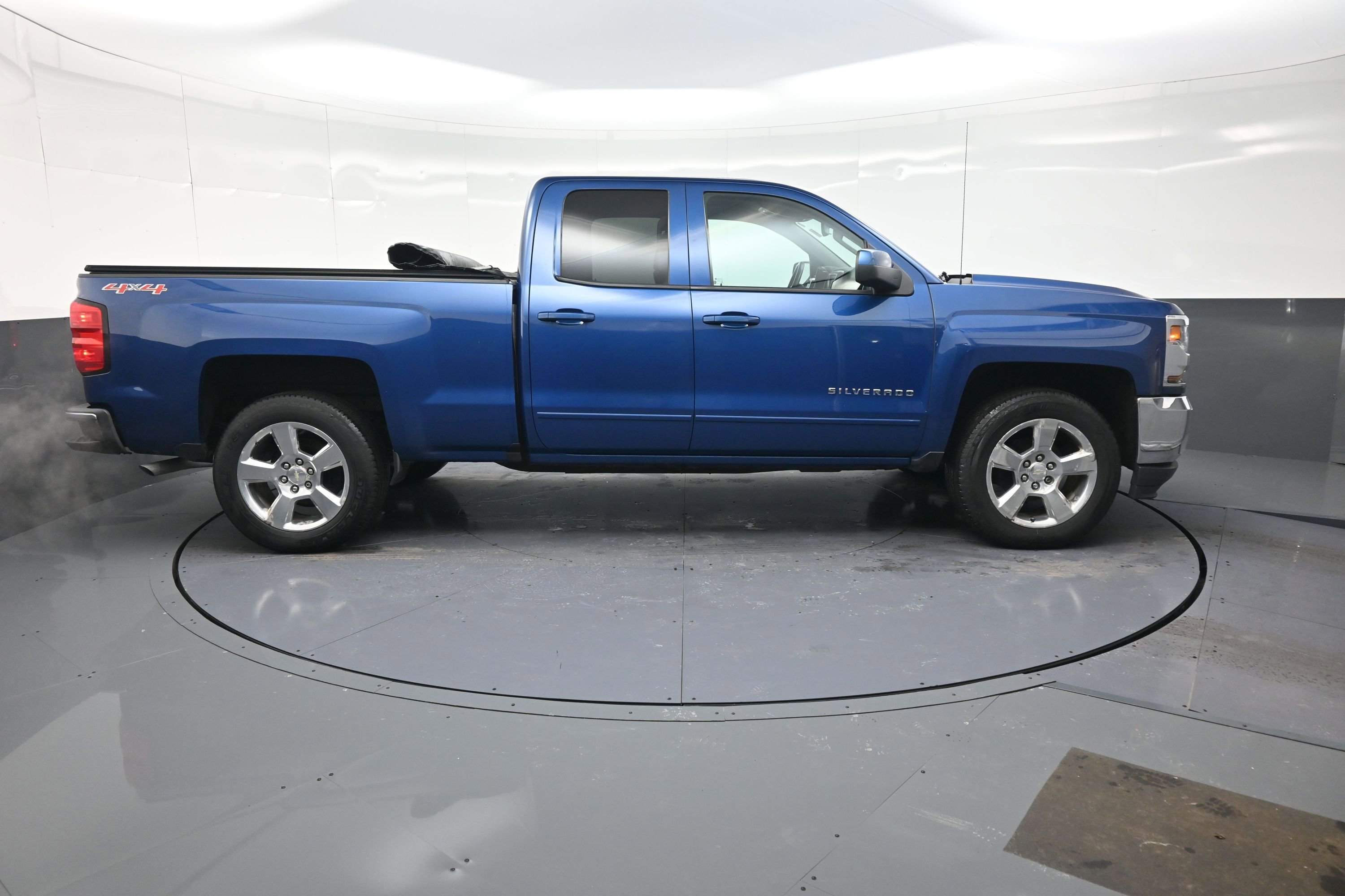 Used 2017 Chevrolet Silverado 1500 LT w/ All Star Edition image 2