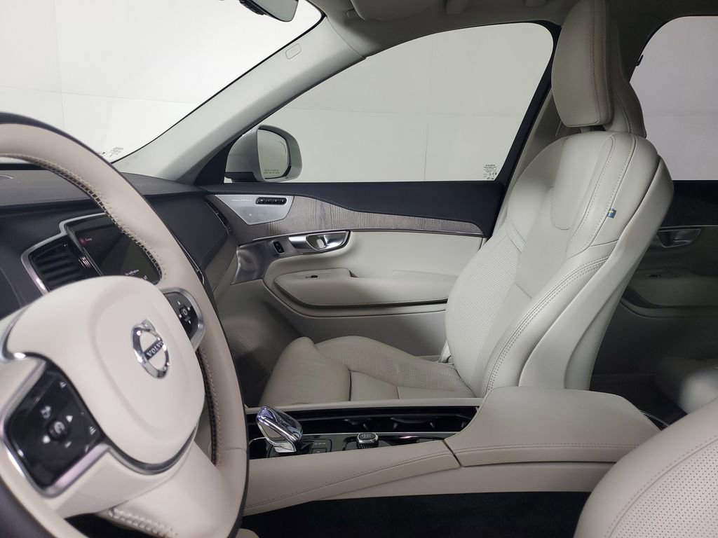 Used 2024 Volvo XC90 B6 Ultimate w/ Protection Package image 24