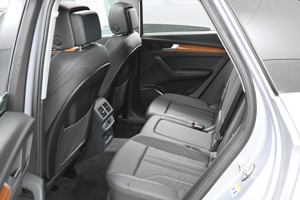 Used 2024 Audi Q5 e Premium w/ Convenience Package AWD/4WD image 20