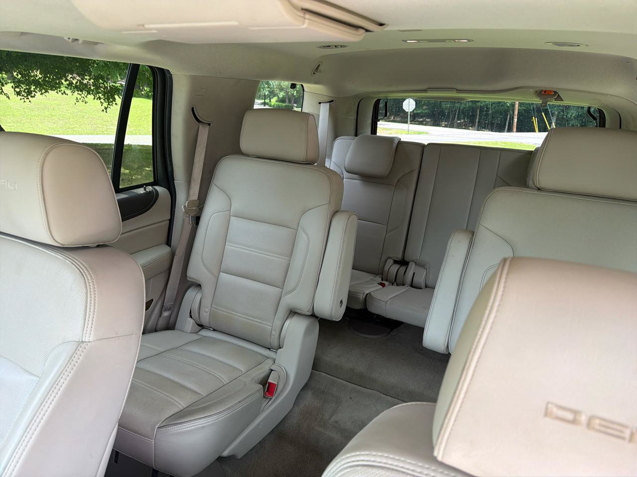 Used 2016 GMC Yukon Denali w/ Open Road Package AWD/4WD image 12