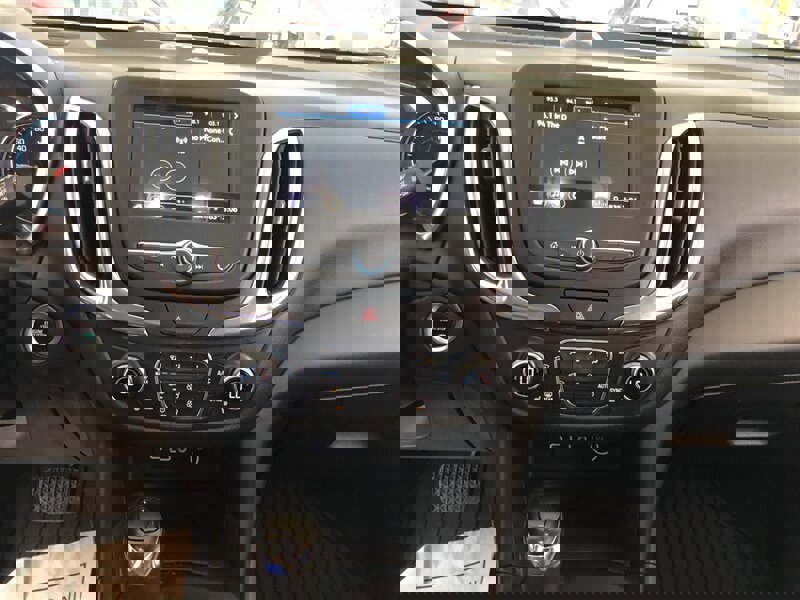 Used 2019 Chevrolet Equinox LT w/ Driver Convenience Package image 8