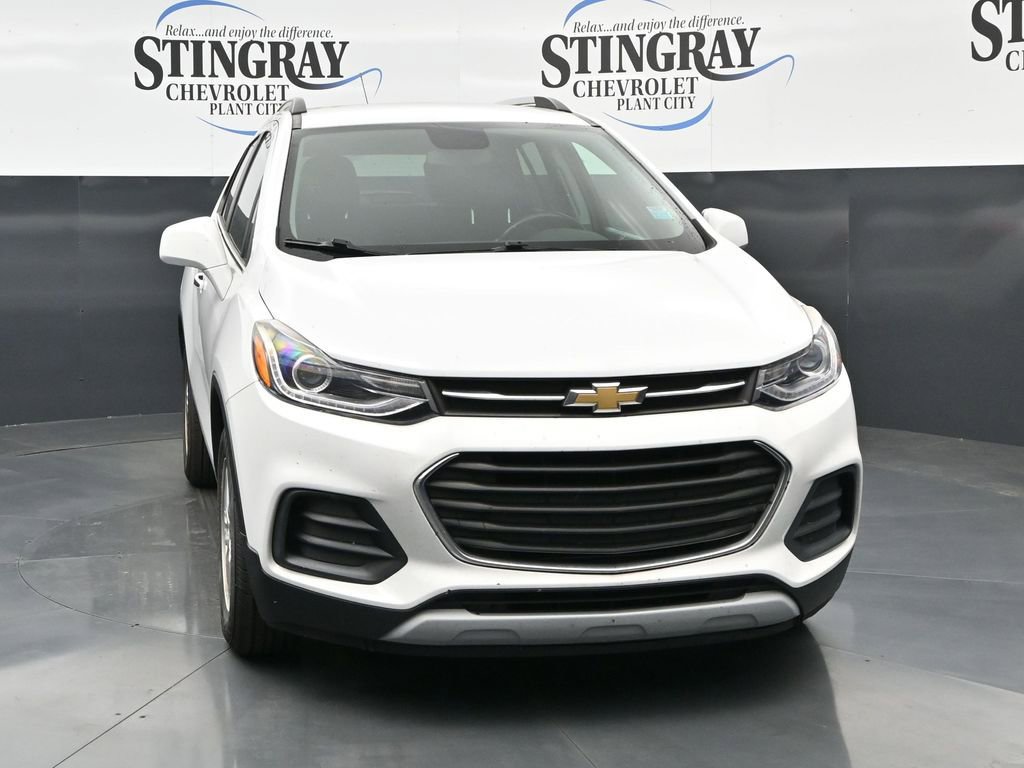 Used 2020 Chevrolet Trax LT w/ LT Convenience Package FWD image 2