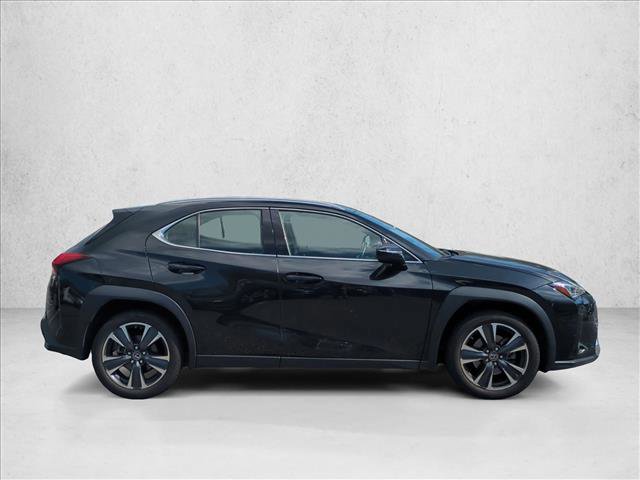 Used 2022 Lexus UX 200 w/ Accessory Package (Z1) image 4