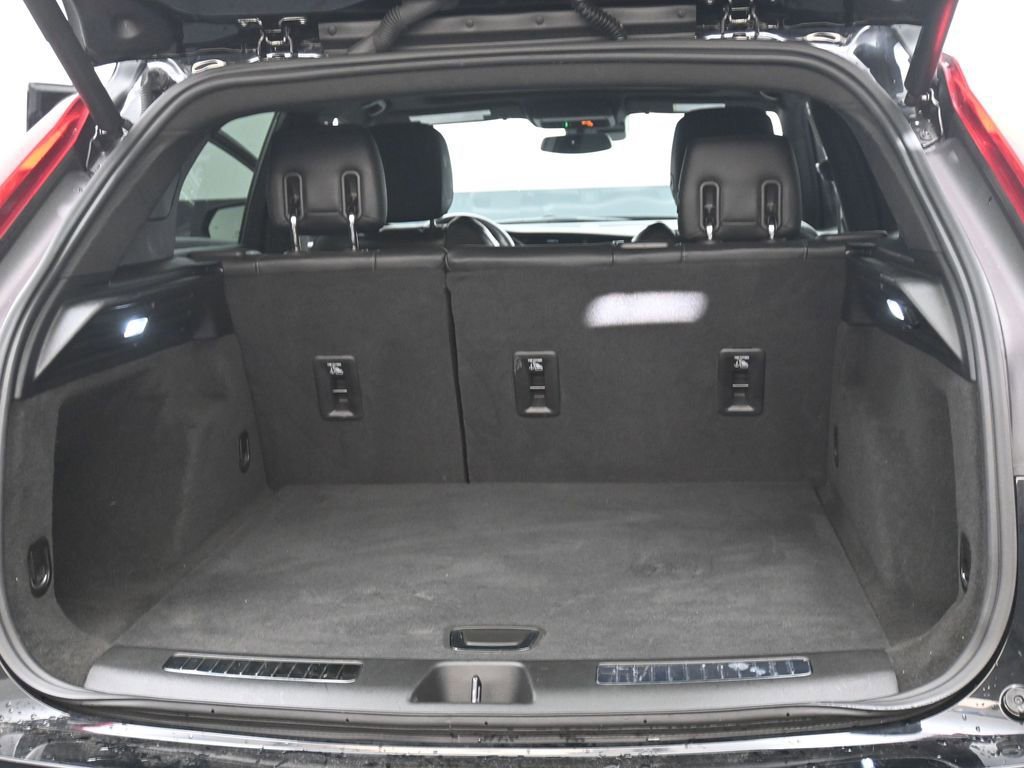 Certified 2023 Cadillac XT4 Premium Luxury w/ Cold Weather Package image 14