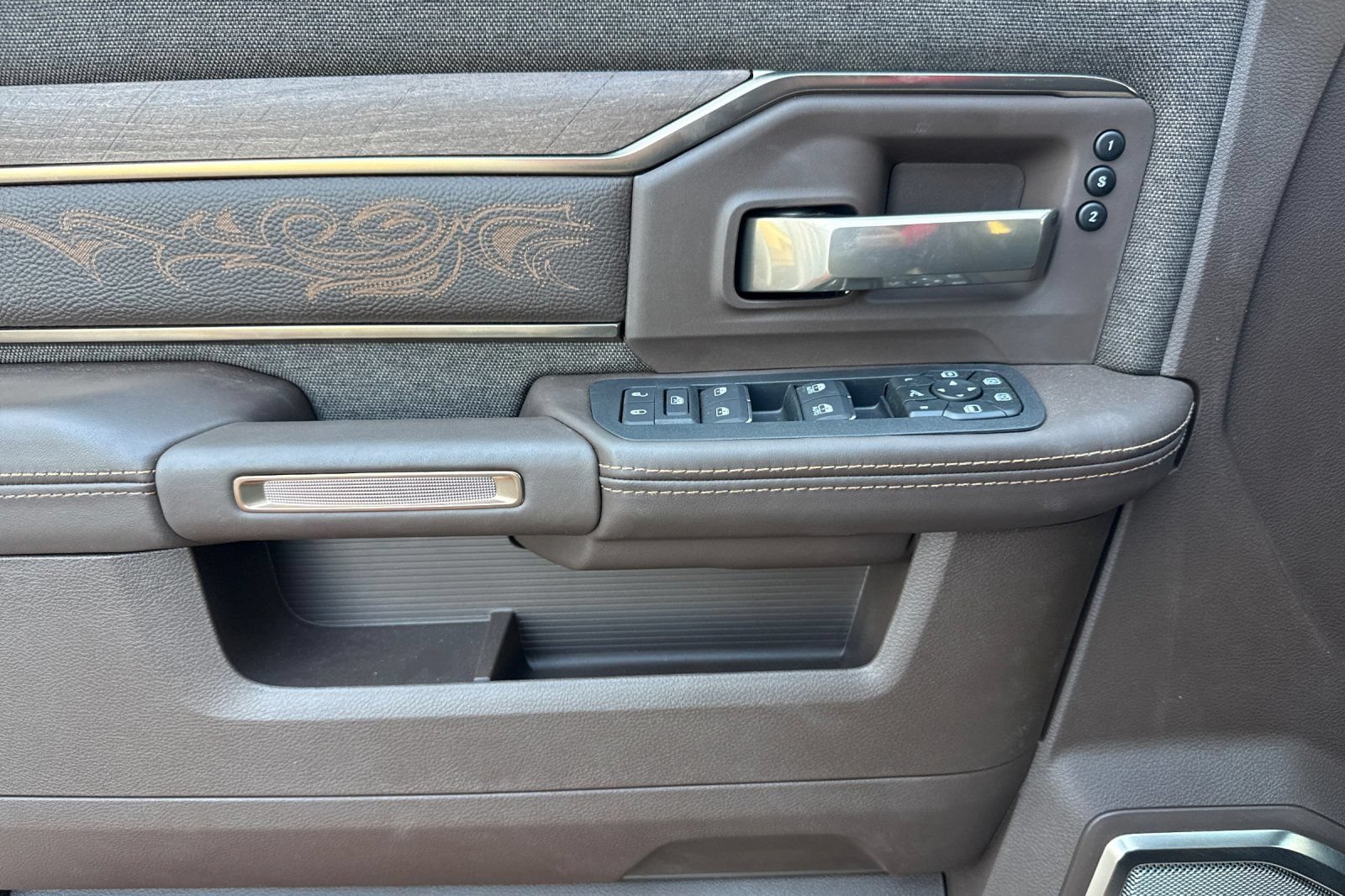New 2026 RAM 2500 Limited AWD/4WD image 10