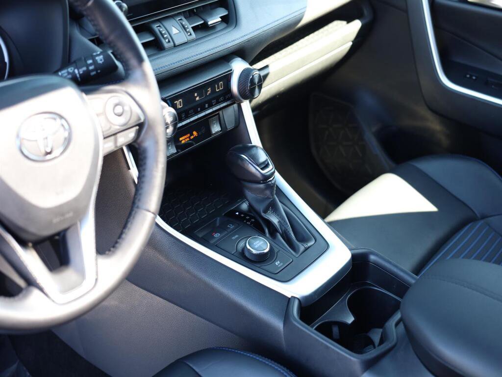 Used 2019 Toyota RAV4 XSE w/ XSE Weather Package AWD/4WD image 7
