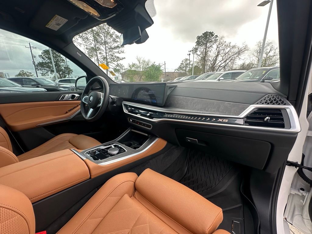 Certified 2025 BMW X5 xDrive40i w/ M Sport Package image 34