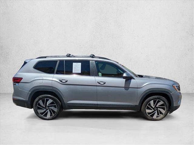 Used 2025 Volkswagen Atlas SE AWD/4WD image 4