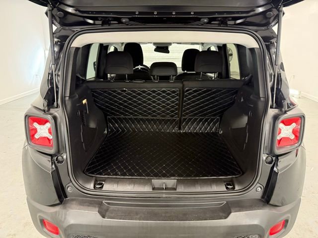 Used 2023 Jeep Renegade Altitude image 9