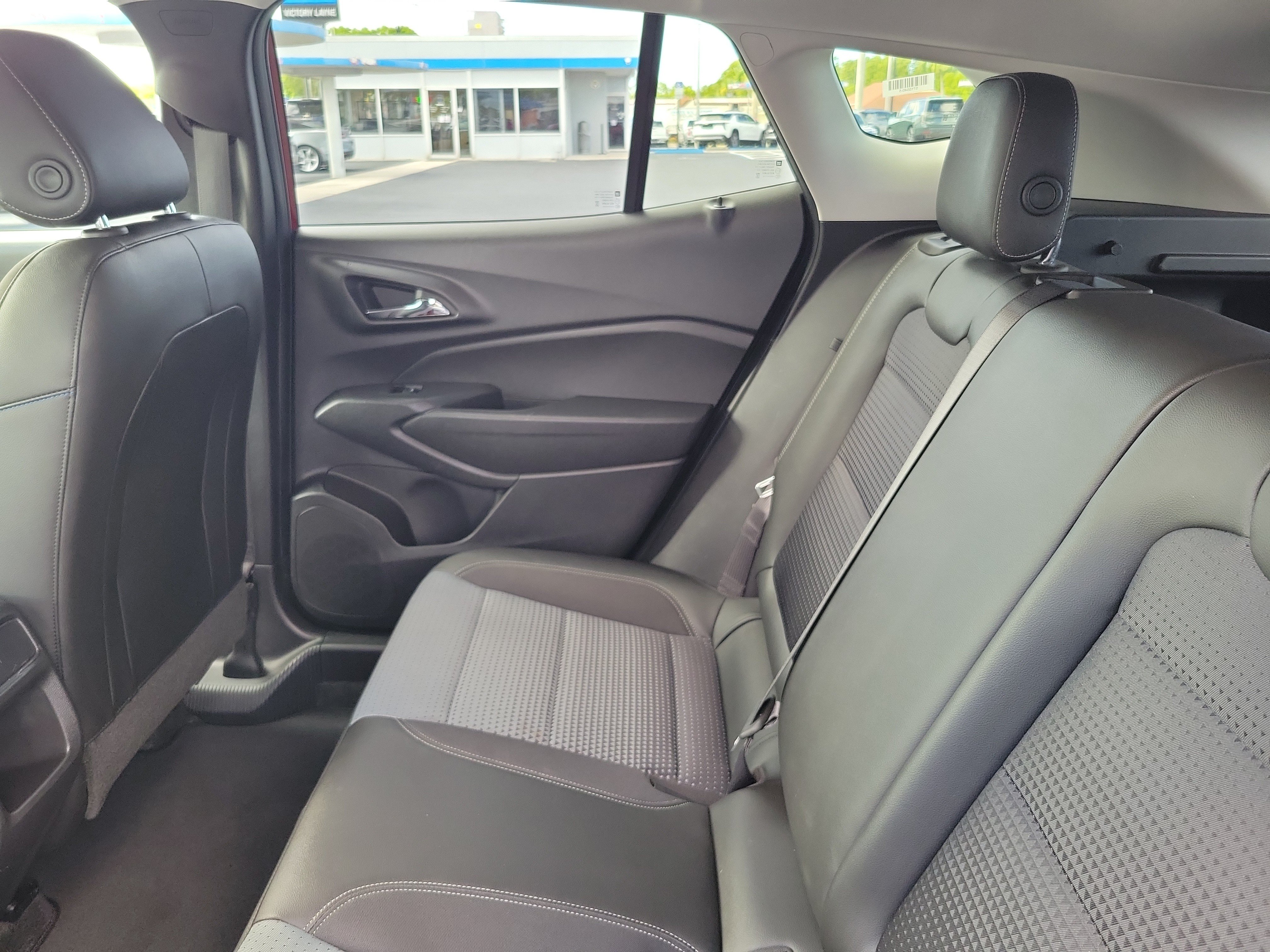 Used 2025 Chevrolet Trax LT w/ LT Convenience Package FWD image 10