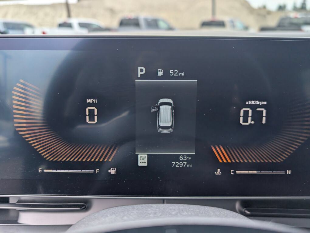 Certified 2025 Kia Carnival FWD image 18